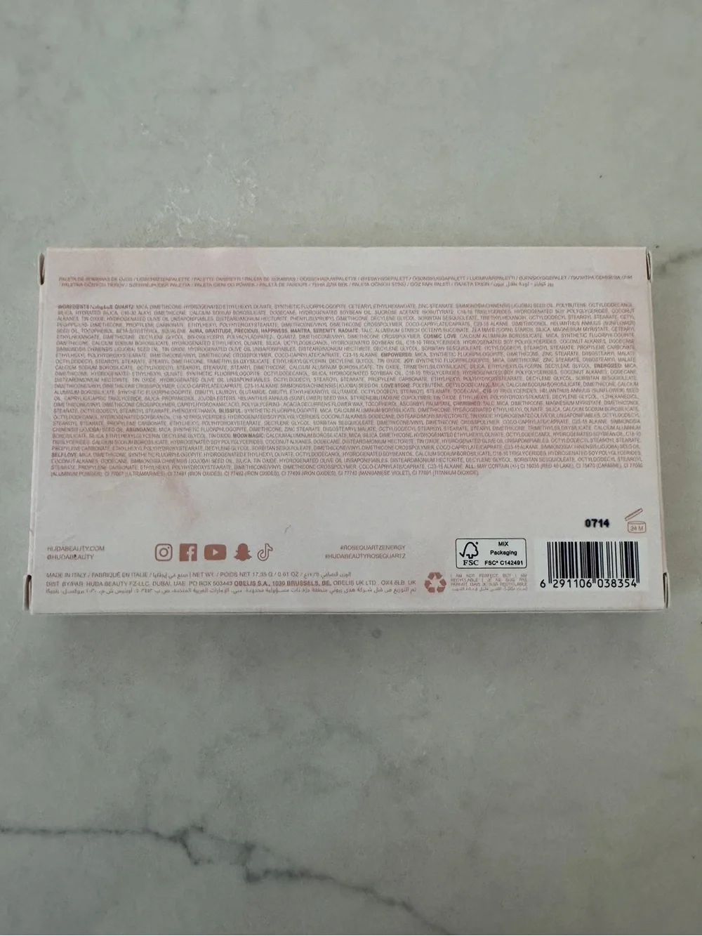 HUDA BEAUTY ROSE QUARTZ EYESHADOW PALETTE